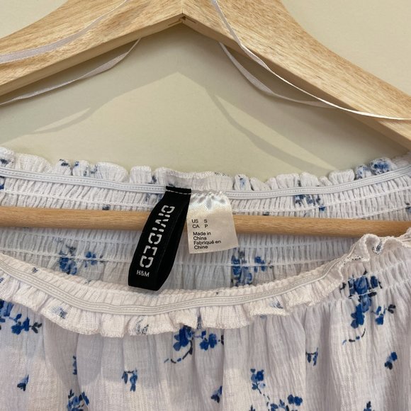 3/$30 ✿ H&M White Blue Floral Off The Shoulder Cropped Peasant Blouse Size S - Picture 4 of 6